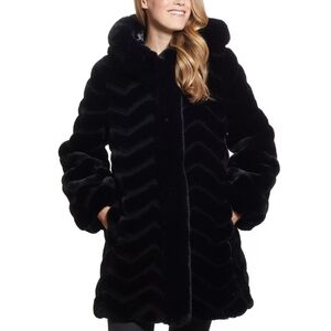 Sale: Women's Black Hooded Faux Fur Coat - XL